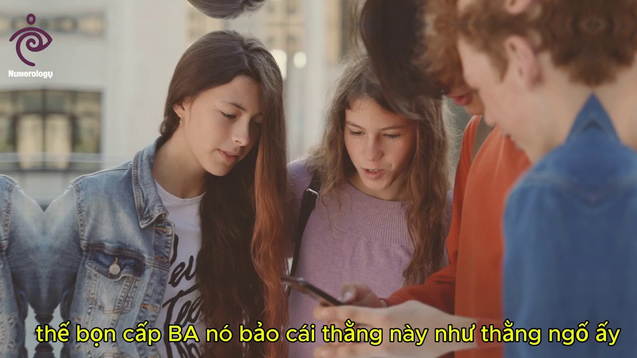 Một biểu đồ hình ngôi sao với các con số, mỗi con số đại diện cho một khía cạnh khác nhau của cuộc sống như tình yêu, sự nghiệp, tài chính.